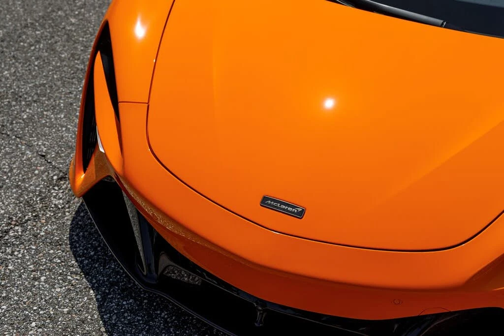 2025 McLaren Artura - Image 14 of 31