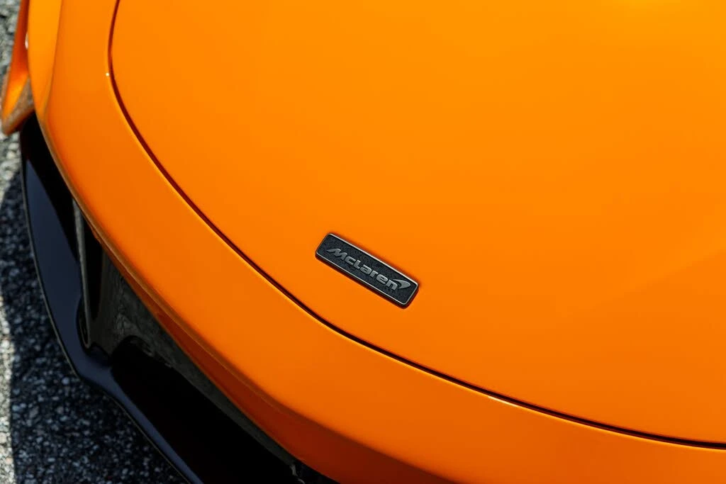 2025 McLaren Artura - Image 2 of 31