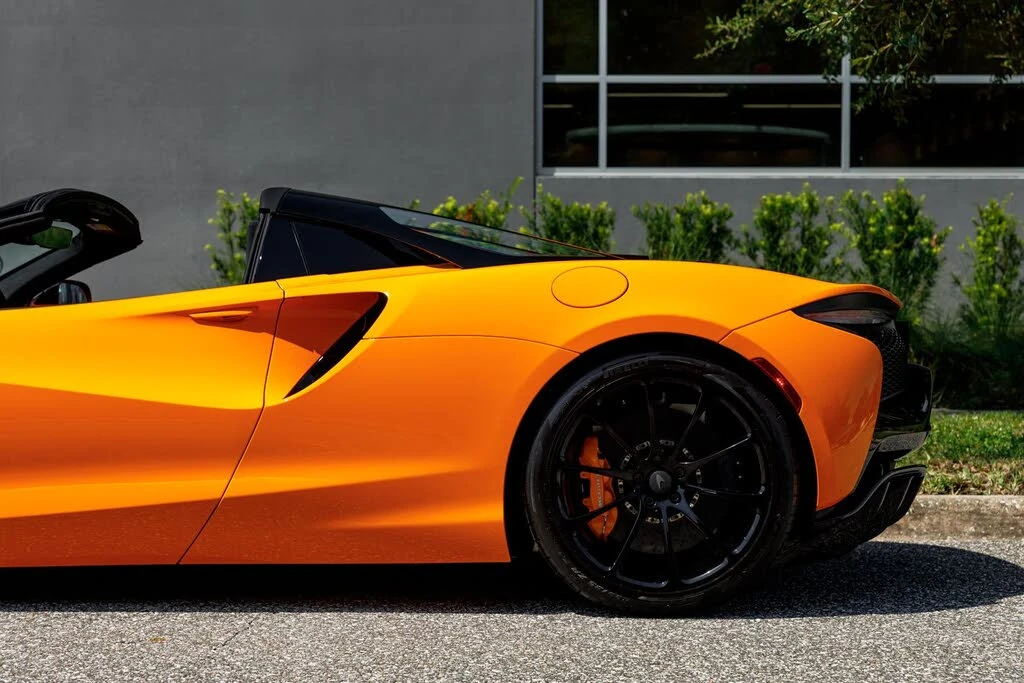2025 McLaren Artura - Image 24 of 31