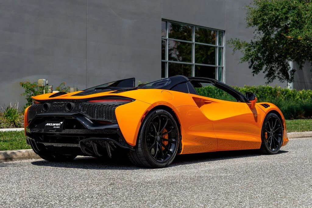 2025 McLaren Artura - Image 6 of 31