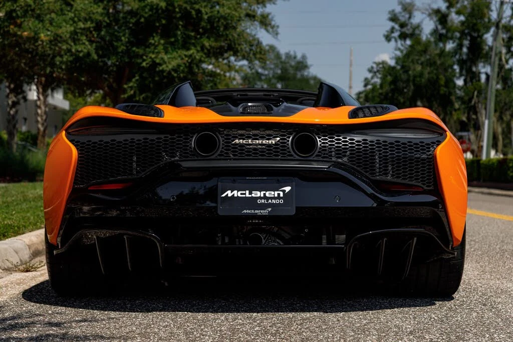 2025 McLaren Artura - Image 7 of 31