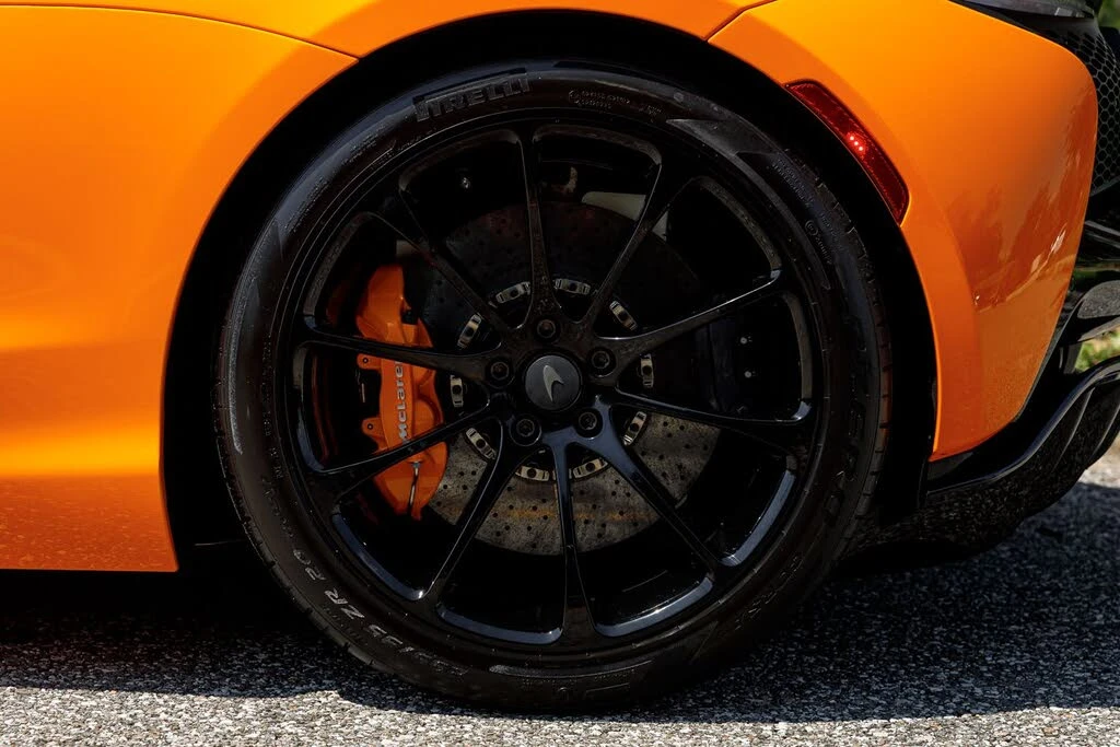 2025 McLaren Artura - Image 27 of 31