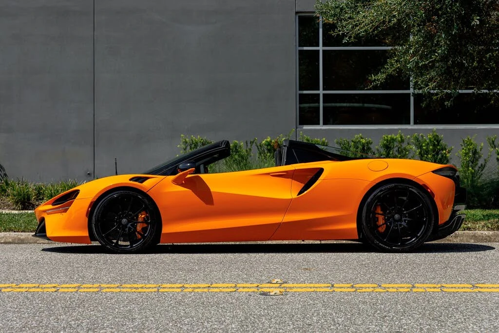 2025 McLaren Artura - Image 21 of 31