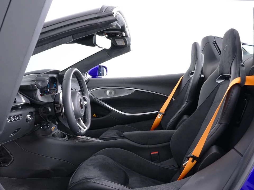 2025 McLaren Artura - Image 5 of 31