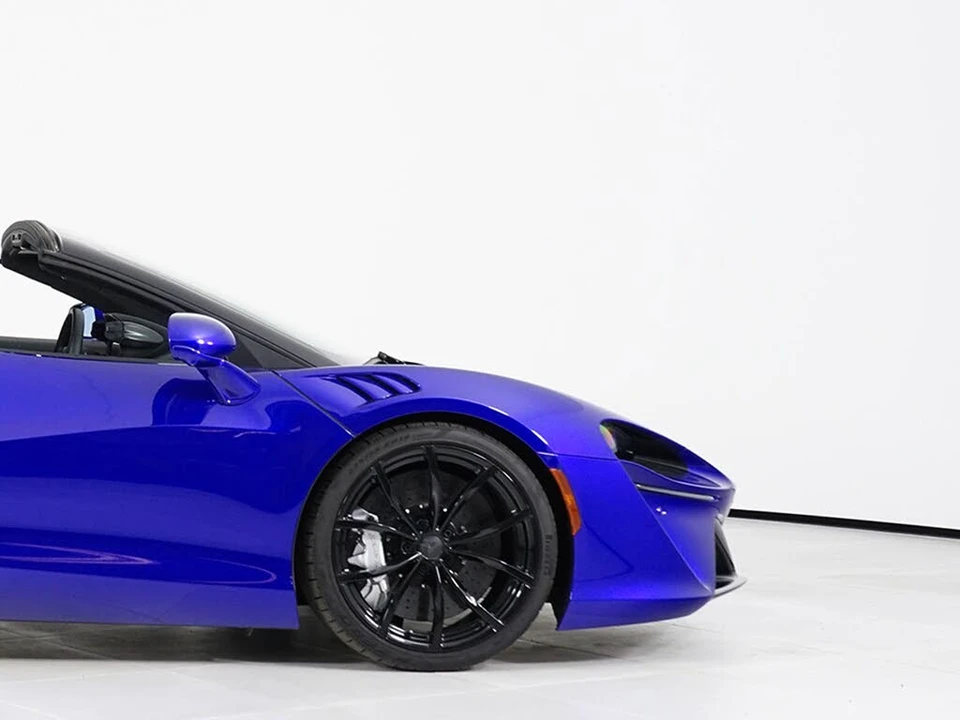 2025 McLaren Artura - Image 16 of 31