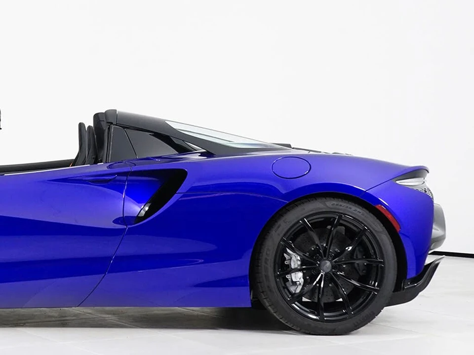 2025 McLaren Artura - Image 14 of 31