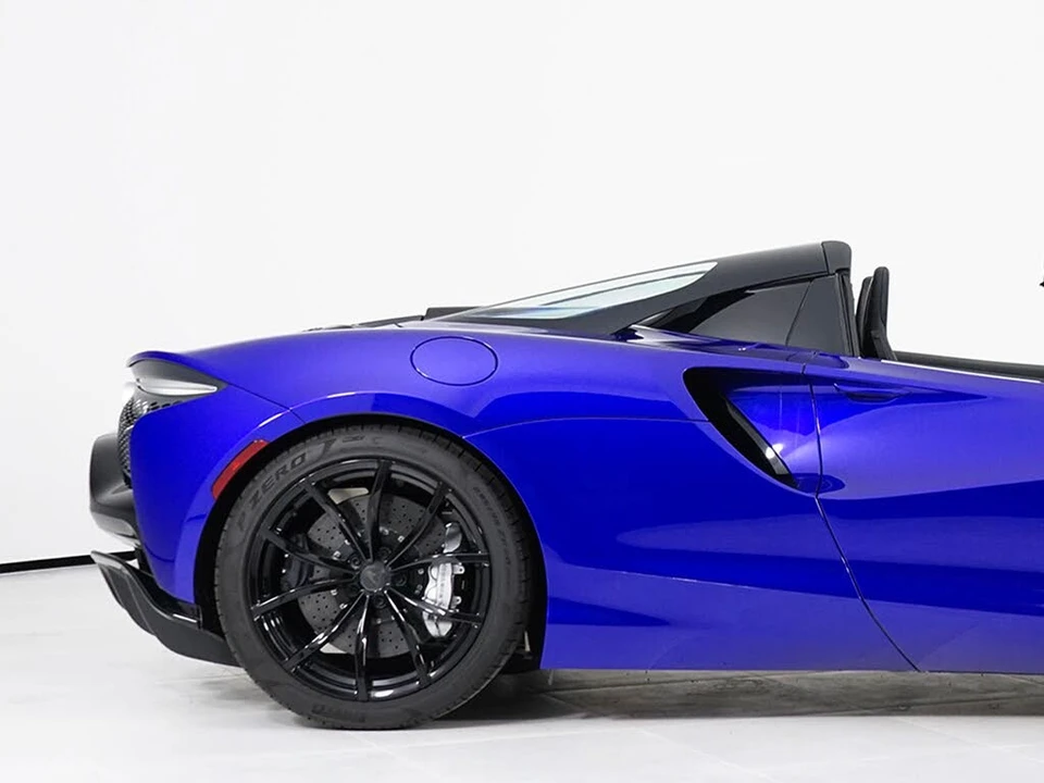 2025 McLaren Artura - Image 15 of 31