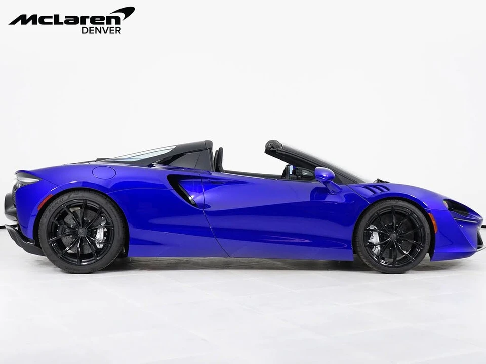 2025 McLaren Artura - Image 9 of 31
