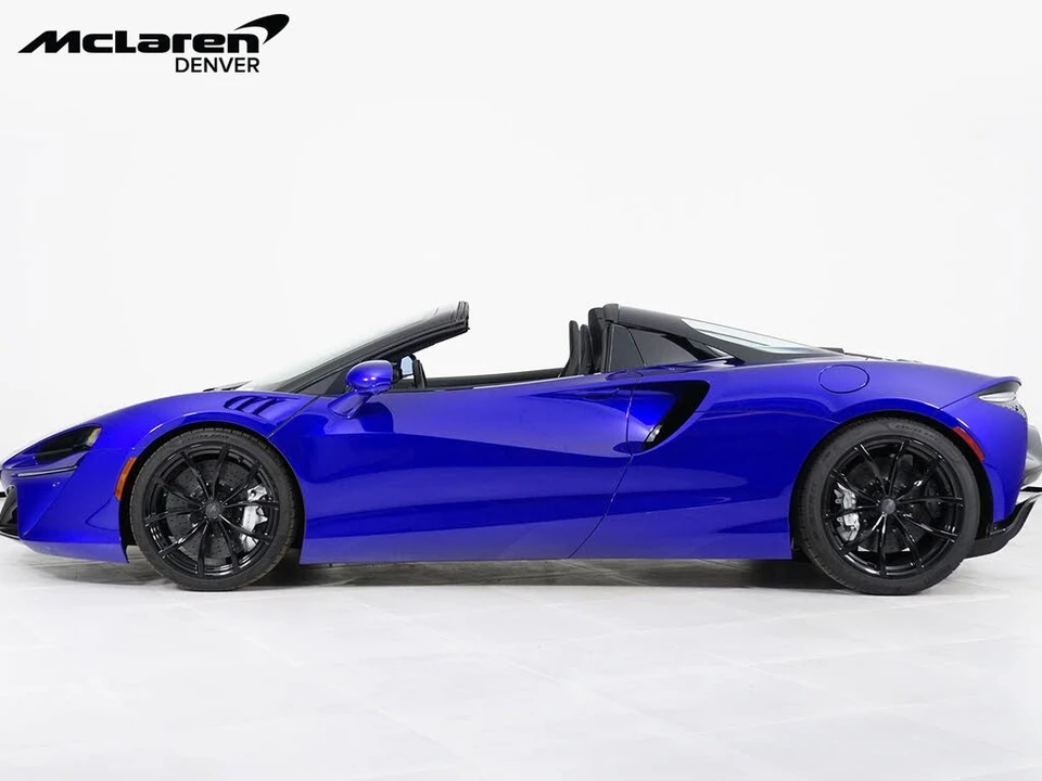 2025 McLaren Artura - Image 2 of 31