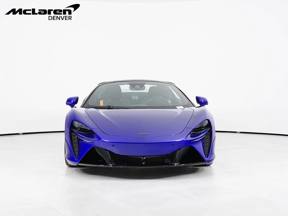 2025 McLaren Artura - Image 11 of 31