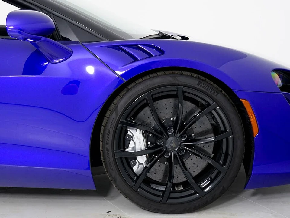 2025 McLaren Artura - Image 17 of 31