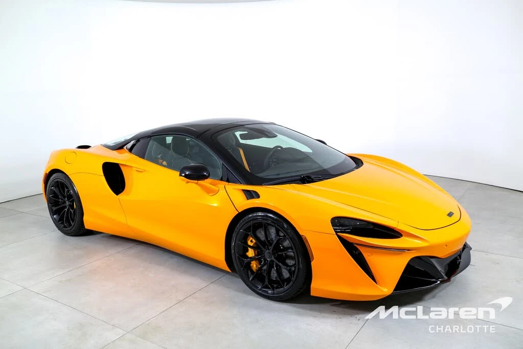 2025 McLaren Artura - Image 3 of 29