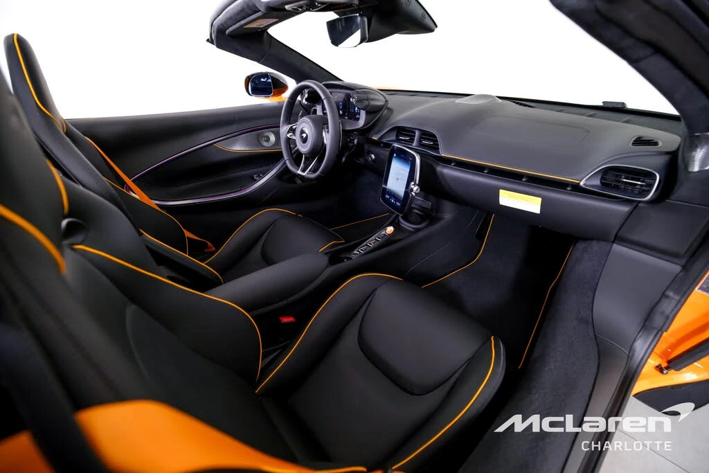 2025 McLaren Artura - Image 21 of 29