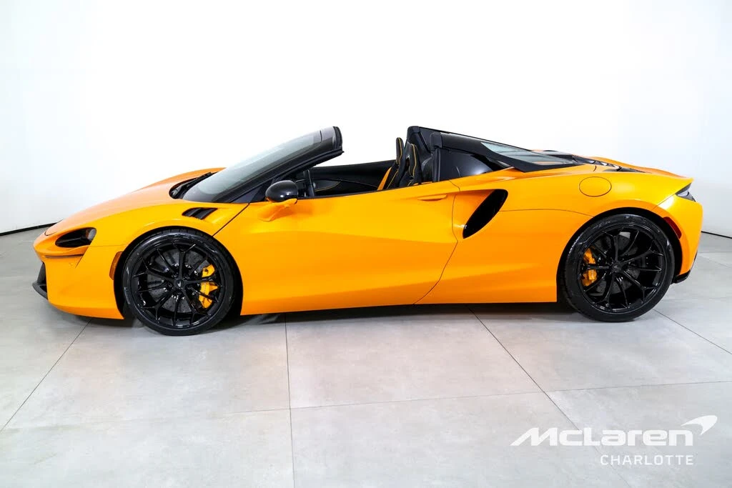 2025 McLaren Artura - Image 7 of 29