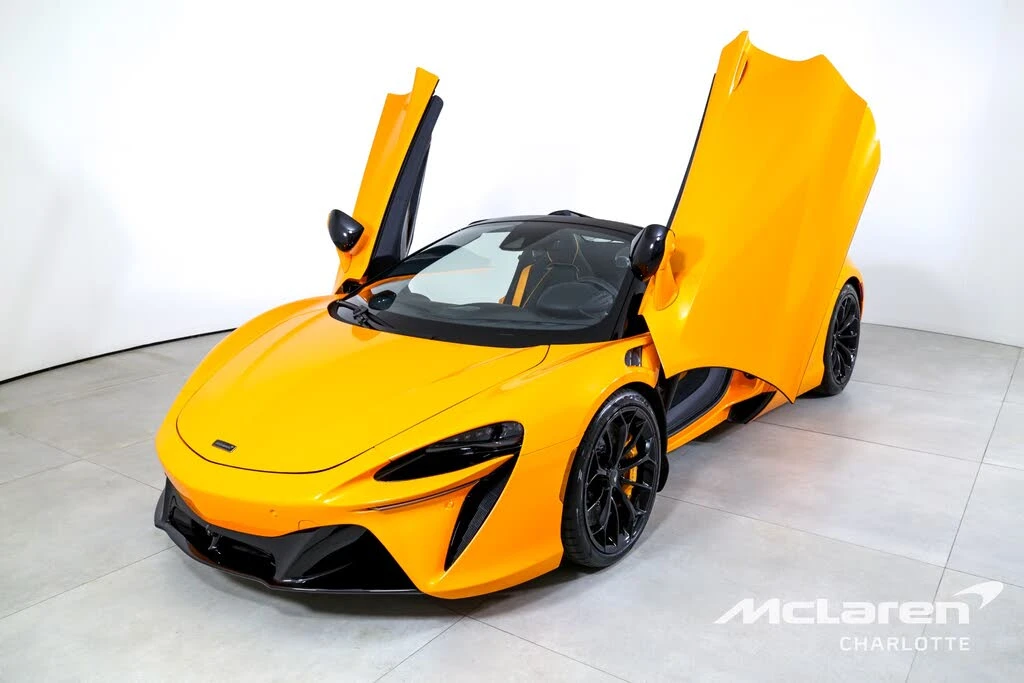 2025 McLaren Artura - Image 6 of 29