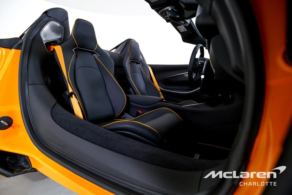 2025 McLaren Artura - Image 20 of 29