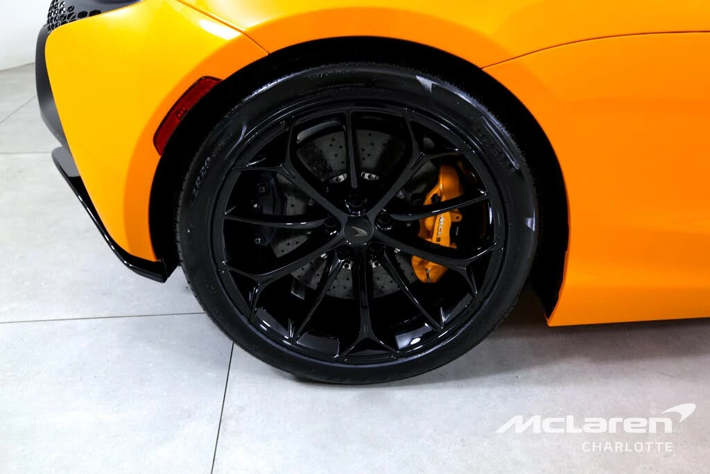 2025 McLaren Artura - Image 24 of 29