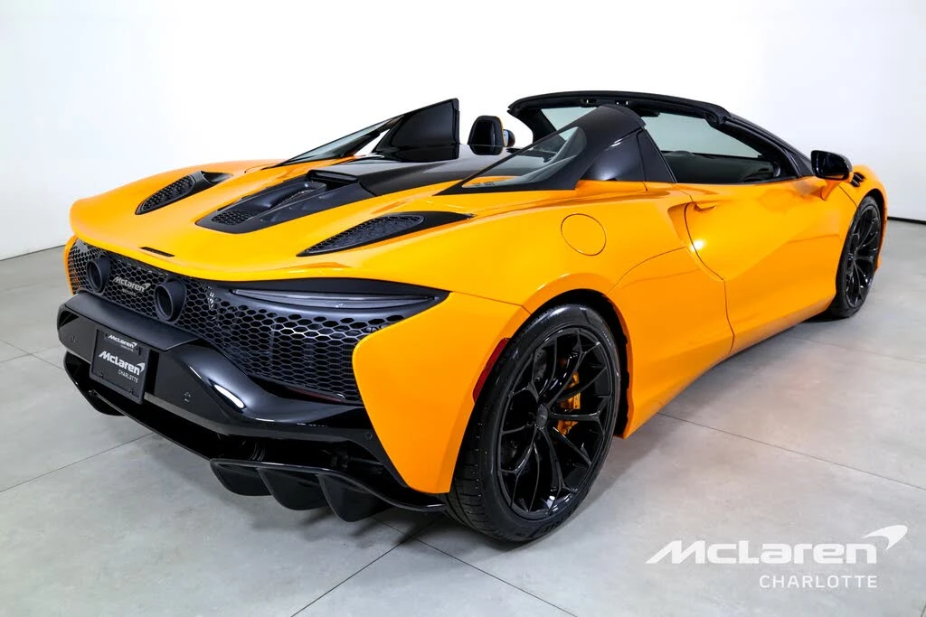 2025 McLaren Artura - Image 10 of 29