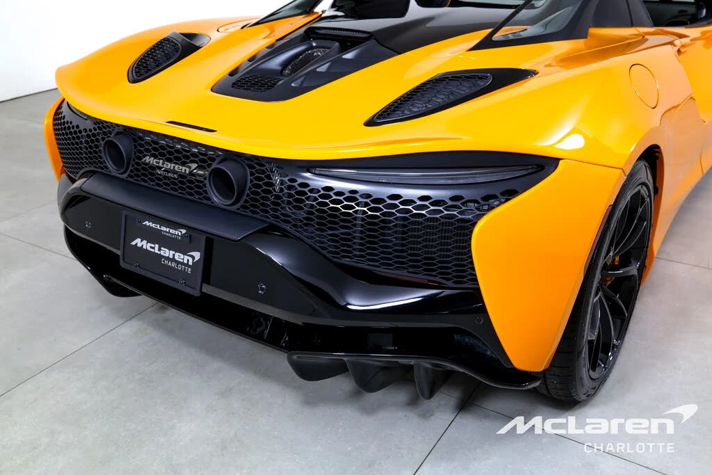 2025 McLaren Artura - Image 29 of 29
