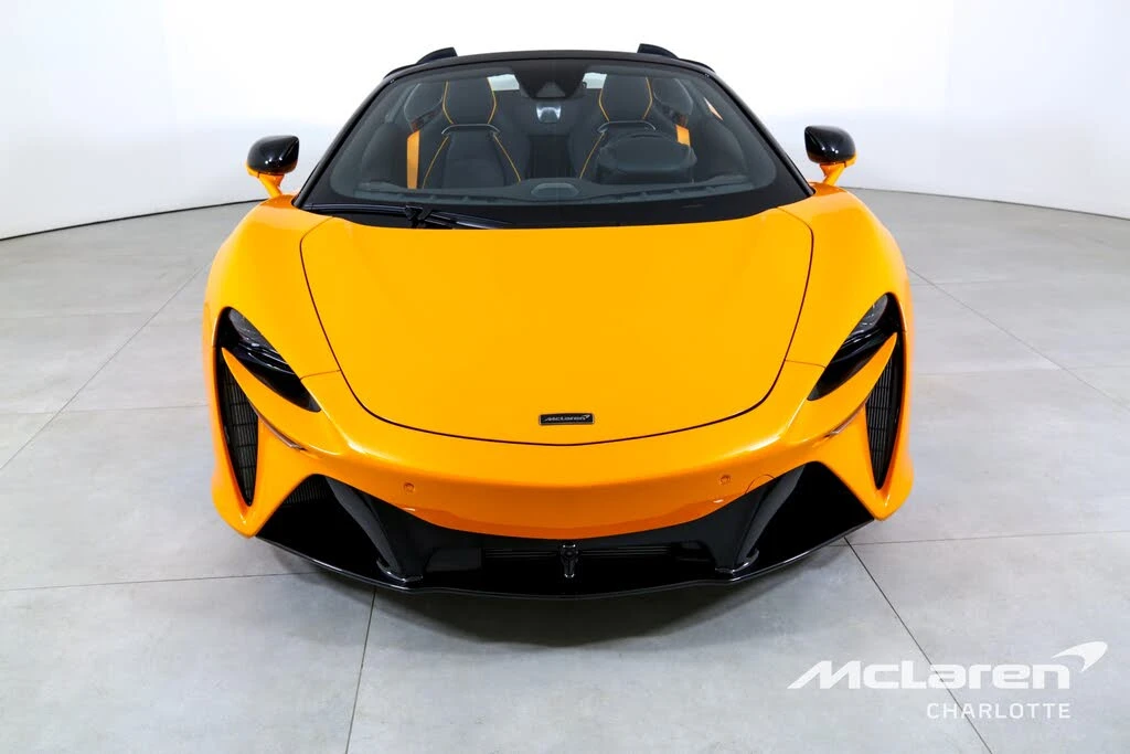 2025 McLaren Artura - Image 5 of 29