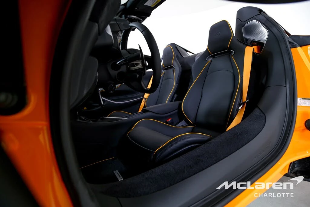 2025 McLaren Artura - Image 13 of 29