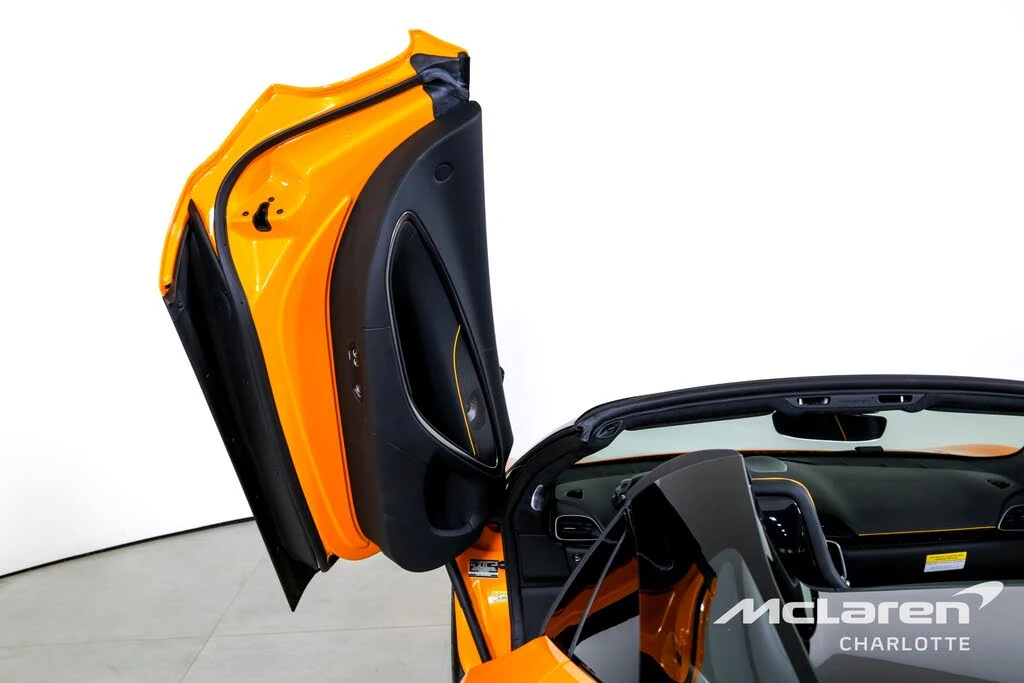 2025 McLaren Artura - Image 12 of 29