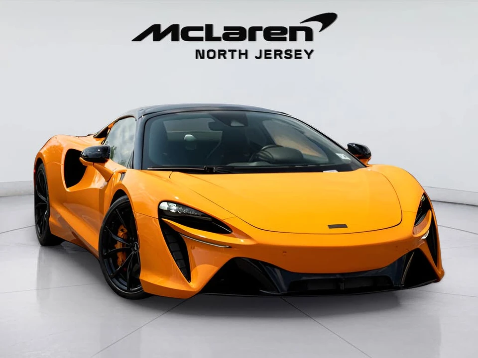 2025 McLaren Artura - Image 4 of 31