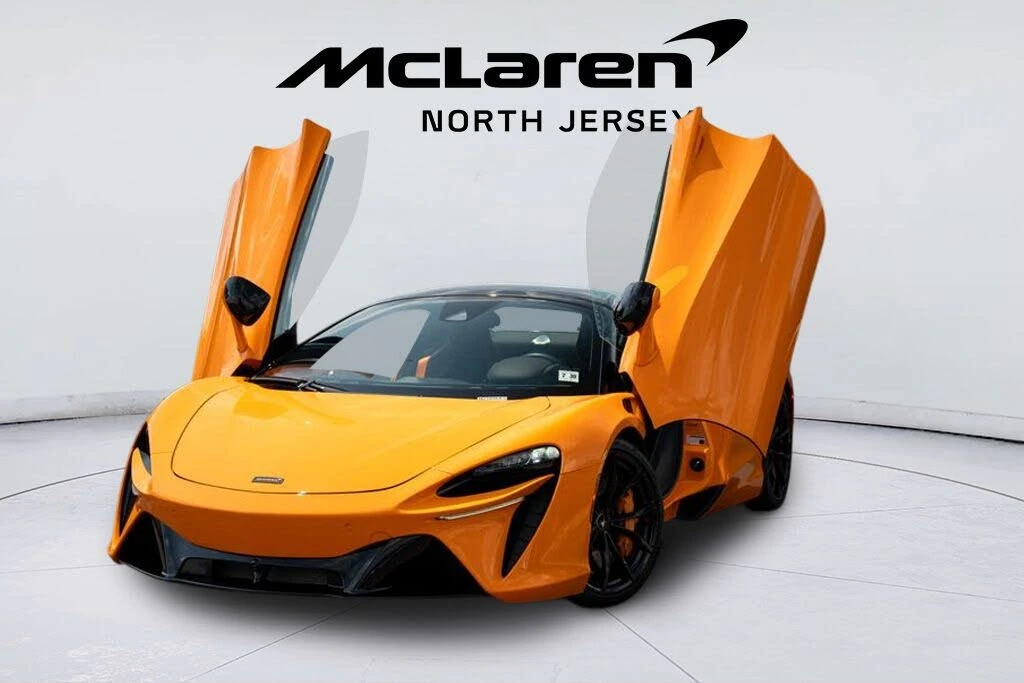 2025 McLaren Artura - Image 2 of 31