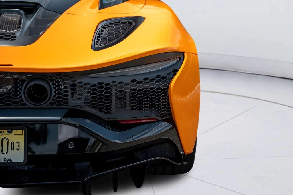 2025 McLaren Artura - Image 28 of 31