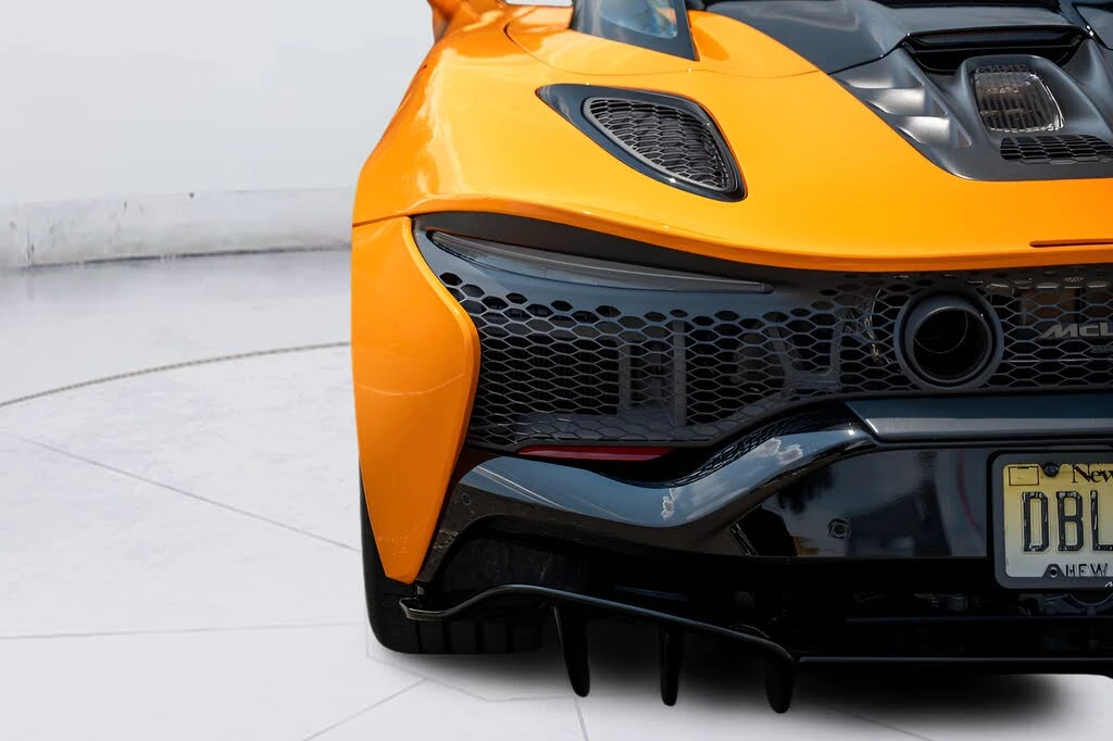 2025 McLaren Artura - Image 27 of 31