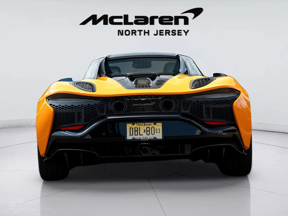 2025 McLaren Artura - Image 23 of 31