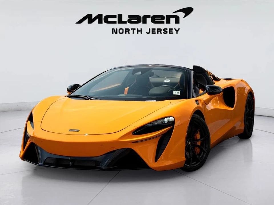 2025 McLaren Artura - Image 3 of 31