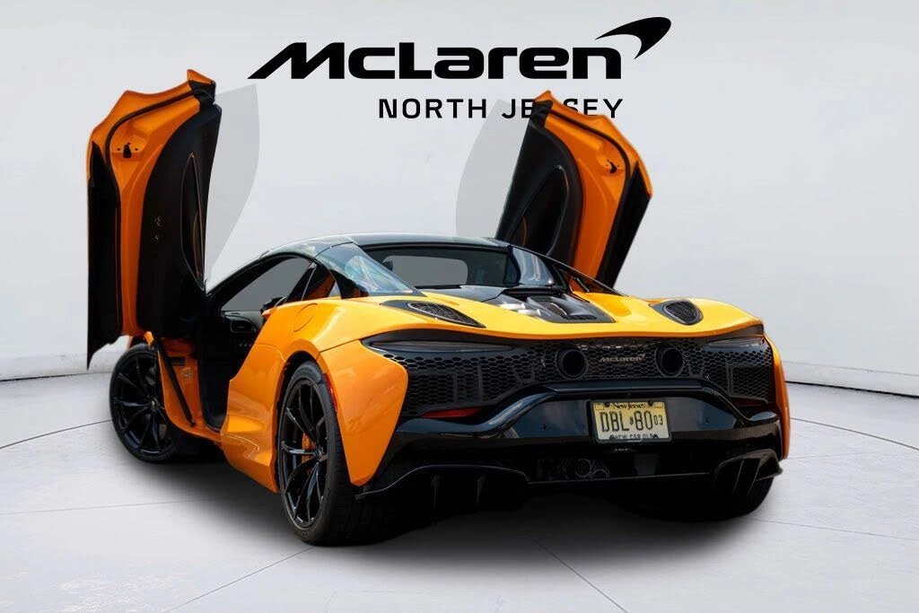 2025 McLaren Artura - Image 22 of 31