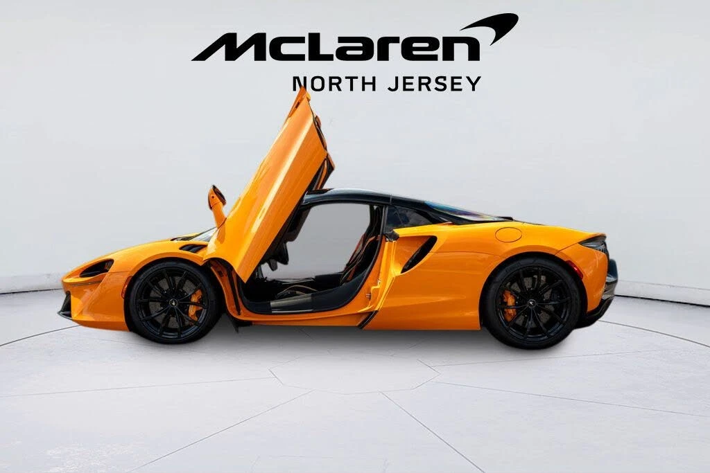 2025 McLaren Artura - Image 16 of 31