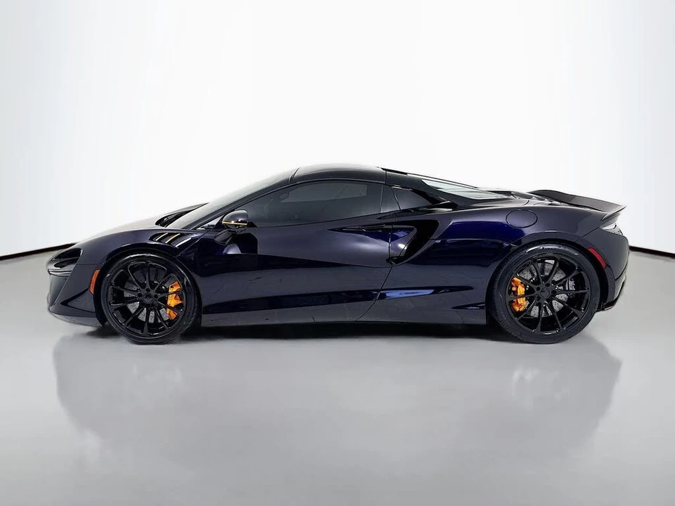 2025 McLaren Artura - Image 4 of 24
