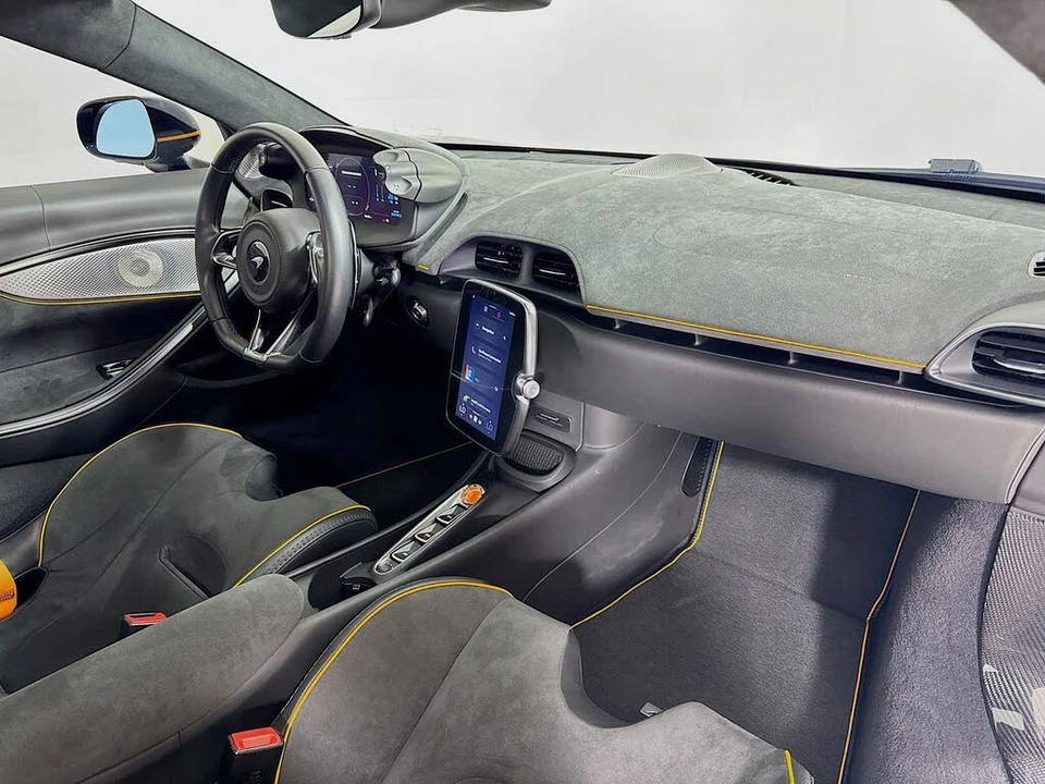2025 McLaren Artura - Image 23 of 24