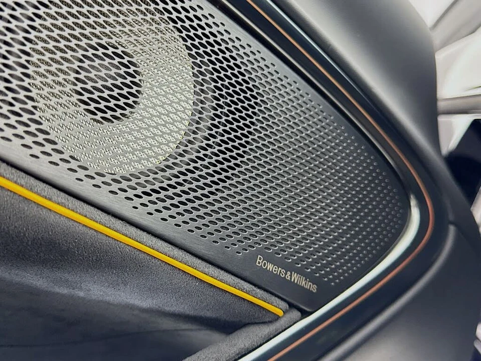 2025 McLaren Artura - Image 17 of 24