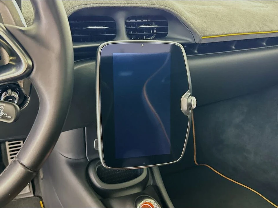 2025 McLaren Artura - Image 13 of 24