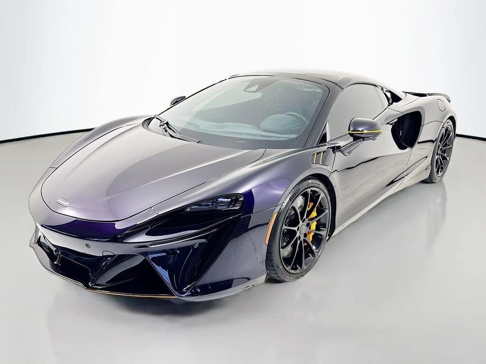2025 McLaren Artura - Image 3 of 24