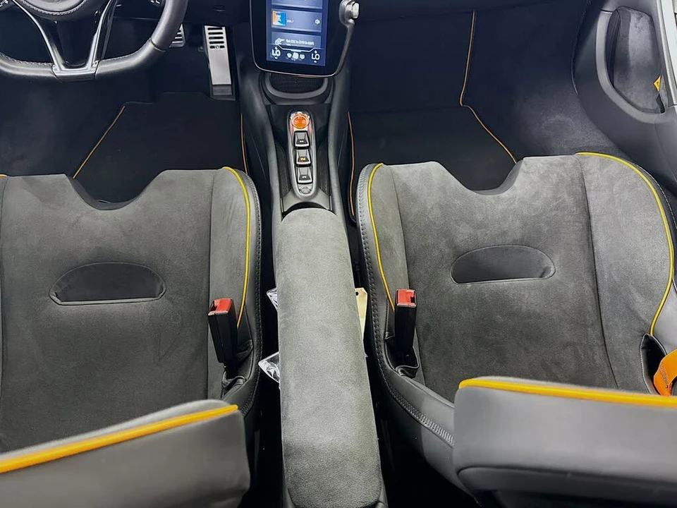 2025 McLaren Artura - Image 21 of 24