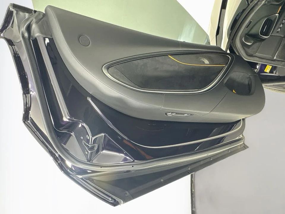 2025 McLaren Artura - Image 15 of 24