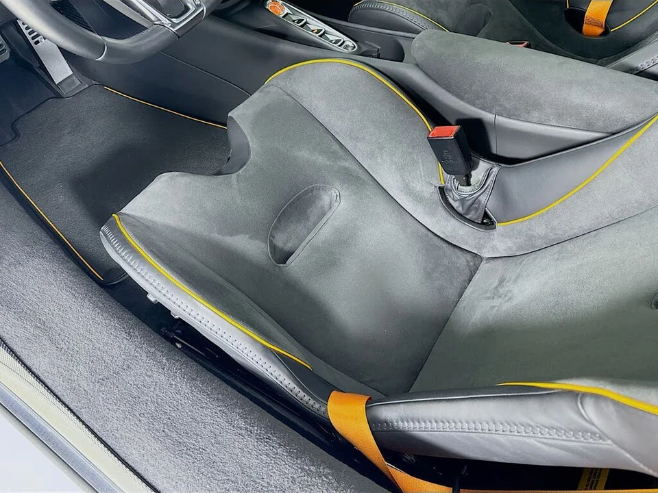 2025 McLaren Artura - Image 18 of 24