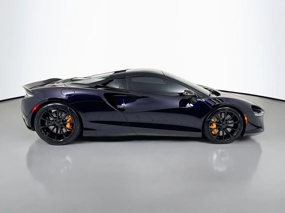 2025 McLaren Artura - Image 8 of 24