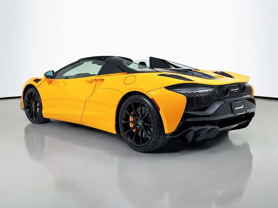 2025 McLaren Artura - Image 5 of 26