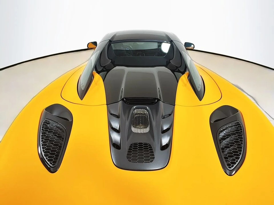2025 McLaren Artura - Image 21 of 26