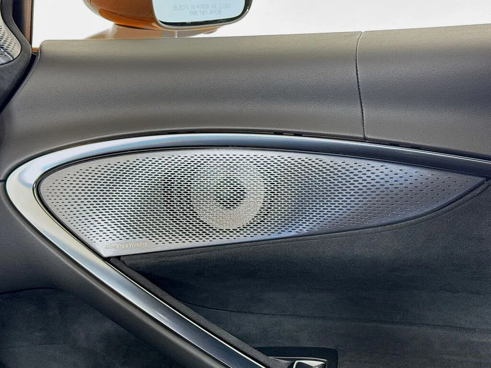 2025 McLaren Artura - Image 17 of 26