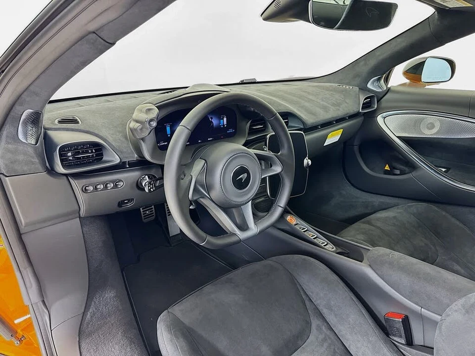2025 McLaren Artura - Image 10 of 26