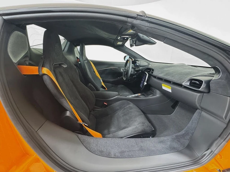 2025 McLaren Artura - Image 23 of 26