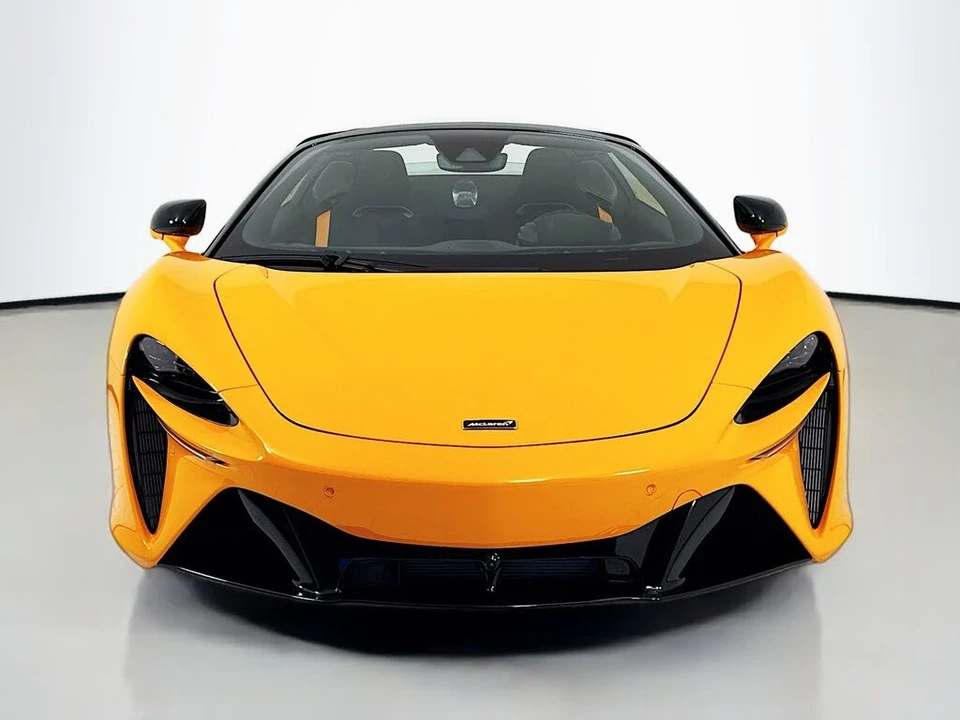 2025 McLaren Artura - Image 2 of 26