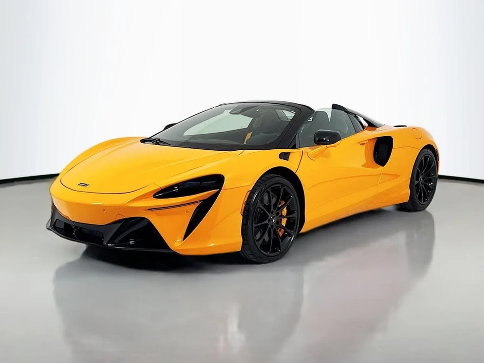 2025 McLaren Artura - Image 3 of 26